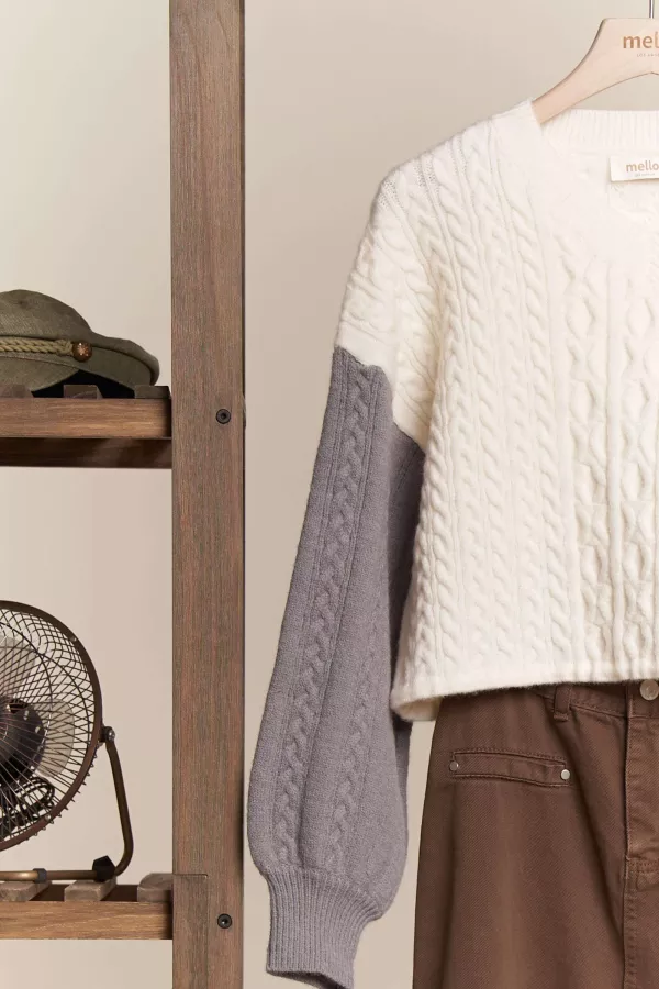 V Neck Sweater with contrast Sleeve and Pockets