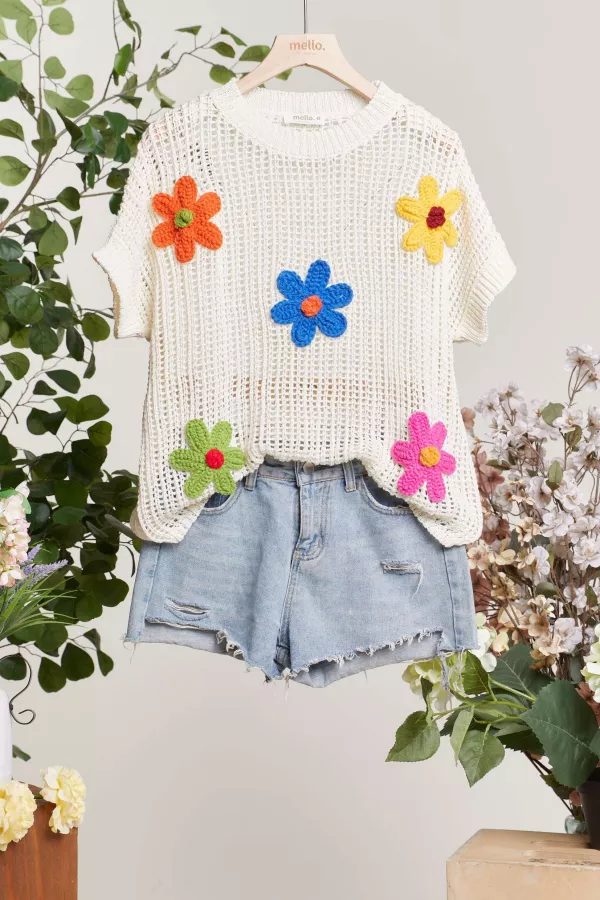 wholesale clothing short sleeve knit top with daisy patch mello