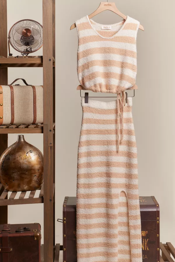 wholesale clothing stripe sleeveless crop top and maxi skirt set mello