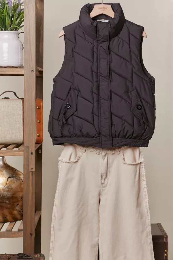 wholesale clothing mock neck puffer vest mello