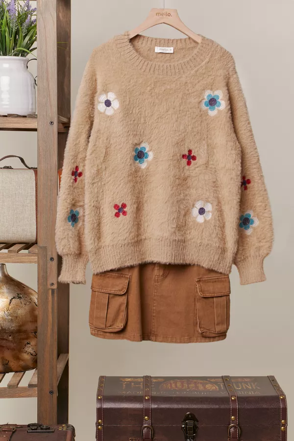 wholesale clothing furry loose fit sweater with flower patchworks mello