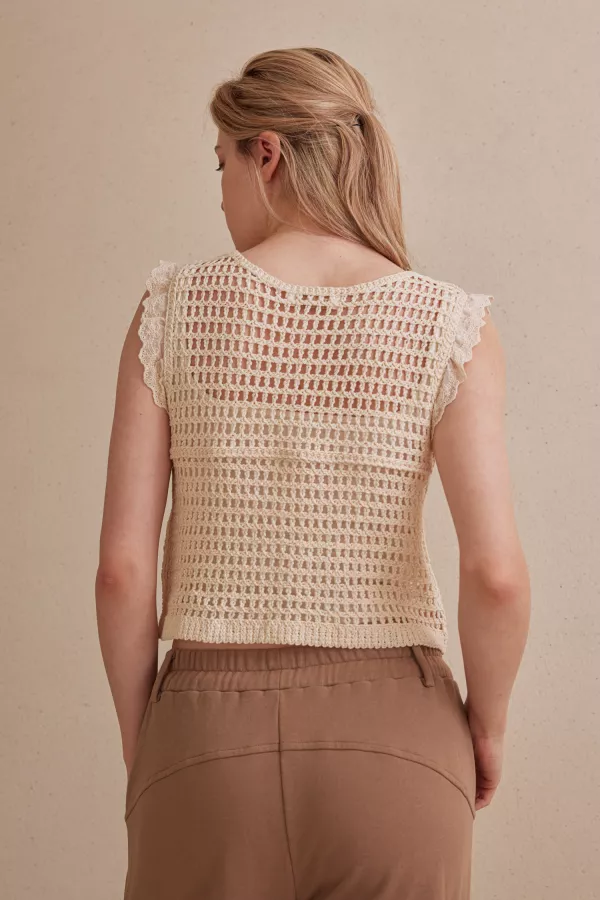 Delicate Crochet Knit Sleeveless Top