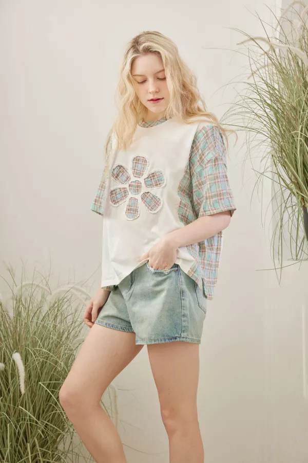 Checker Contrast Top with Daisy Patchwork